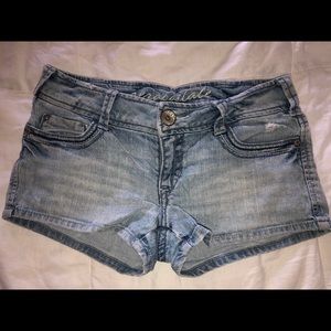 AEROPOSTALE LIGHTWASH SHORTS